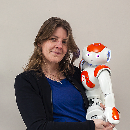 picture of Rifca Rijgersberg - Peters with robot